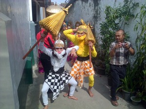 Sewa Kostum  Adat Nusantara dan Tari  Tradisional ARGA STUDIO